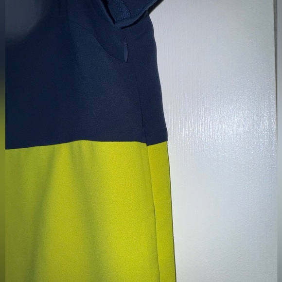 TOBI Dark blue & Lime green block sheath dress with short sleeves, Size Medium - Picture 3 of 15